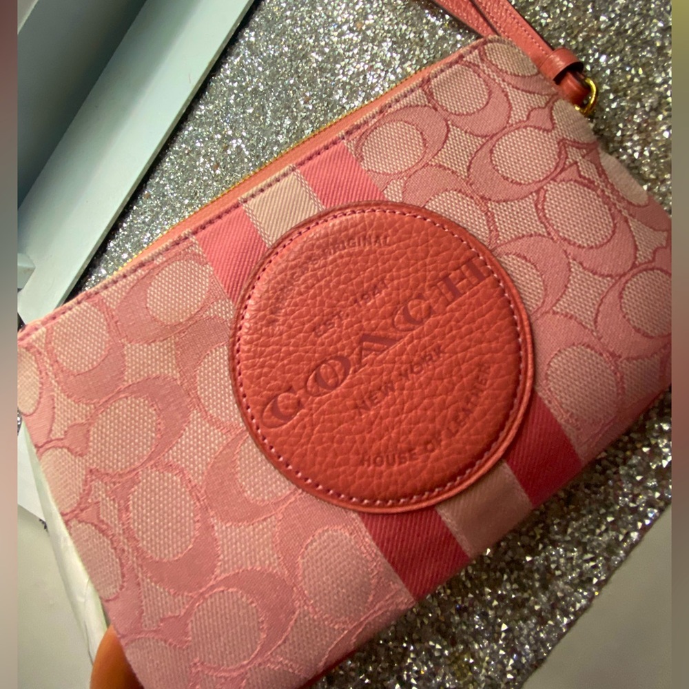 COPY - COPY - Pink Coach Wallet👛